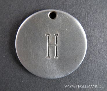 Anhänger aus Eisen rund (groß): Buchstabe "H"
