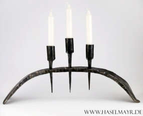 Öffnungszeiten-Ladengeschäft:<br /><br />Montag: 11 Uhr - 18 Uhr.<br />Dienstag - Freitag: nach Terminvereinbarung per E-Mail oder Telefon.<br /><br />Bald ist wieder Adventszeit.<br />Wir freuen uns auf Ihren Besuch oder Ihre Anfrage und helfen gerne bei der Suche nach passenden Geschenken!