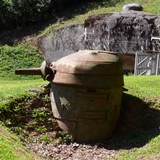 Kanonenrohre und Militaria