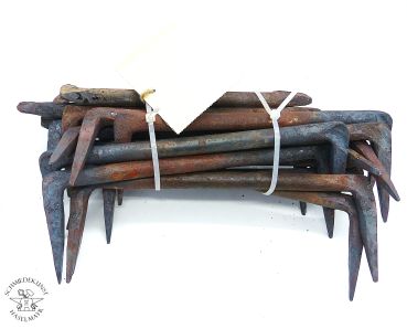 Krampen-Set Draufsicht auf weissem Hintergrund