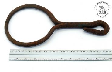 Eisenring 160x12 mm mit Öse feuerverschweißt Nr. 18