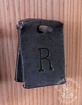 Buchstabe-R-Anhänger Eisen geschmiedet Blockschrift