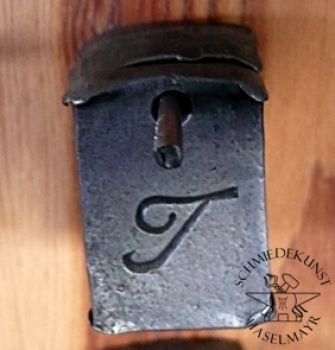 Buchstabe-T-Anhänger Eisen geschmiedet Schreibschrift