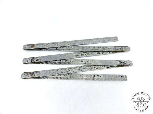 Alter Aluminium-Meterstab Nr. 1