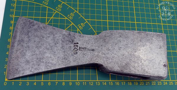 Axtkopf Draufsicht auf Unterlage mit Massangaben