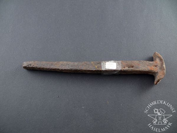 Alter geschmiedeter Nagel Nr. 7