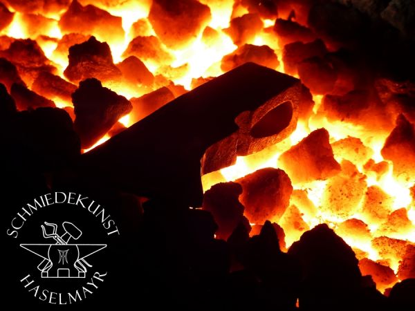 Premium Axtschmiedekurs 2 Tage: Samstag, 08.11.2025 und Sonntag, 09.11.2025