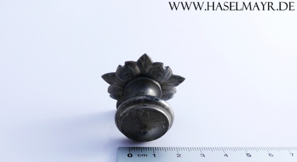 Messingknopf mit Gewinde und Rosette Nr. 3
