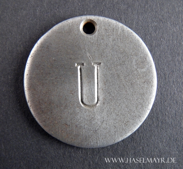 Anhänger aus Eisen rund (groß): Buchstabe "U"