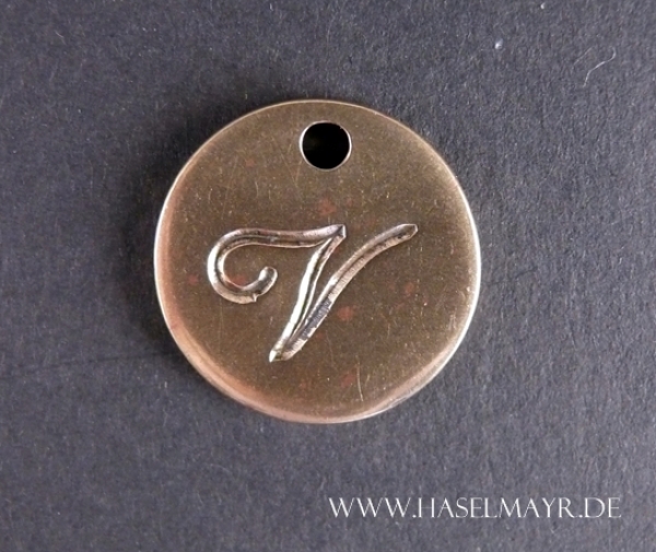Messing klein: Buchstabe "V"